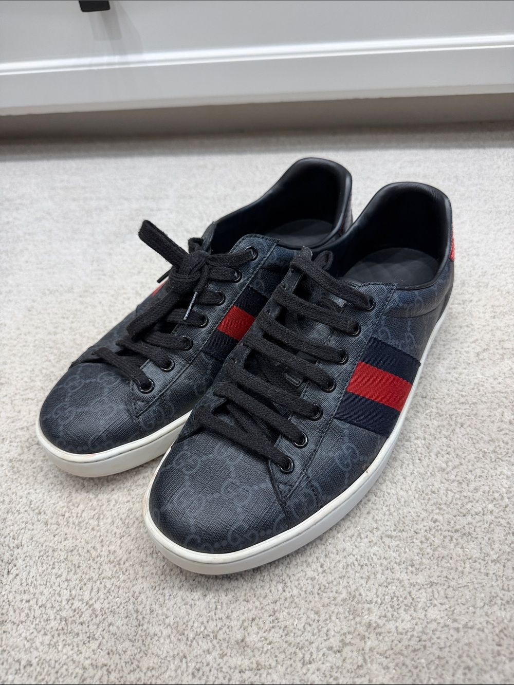 Gucci Ace GG Black Low-Top Sneakers with Red & Navy Stripe